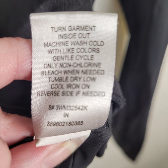 Madden NYC black satin floral embroidered jacket Size medium Y2K Boho Cottage - Picture 8 of 8